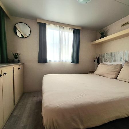 Comfortabele Familie Chalets Met Veranda Incl Airco Dichtbij Zee! Viareggio Bagian luar foto