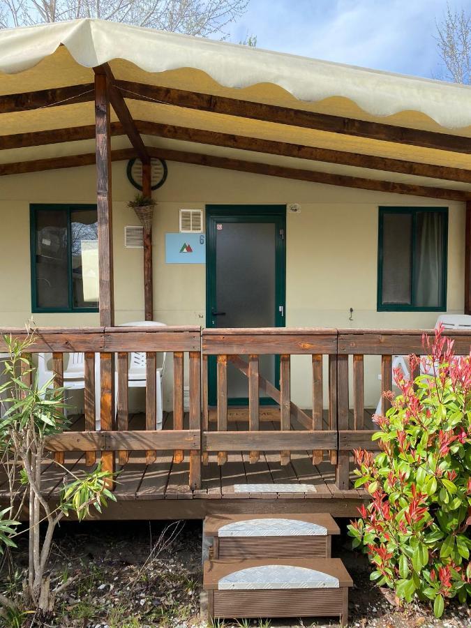 Comfortabele Familie Chalets Met Veranda Incl Airco Dichtbij Zee! Viareggio Bagian luar foto