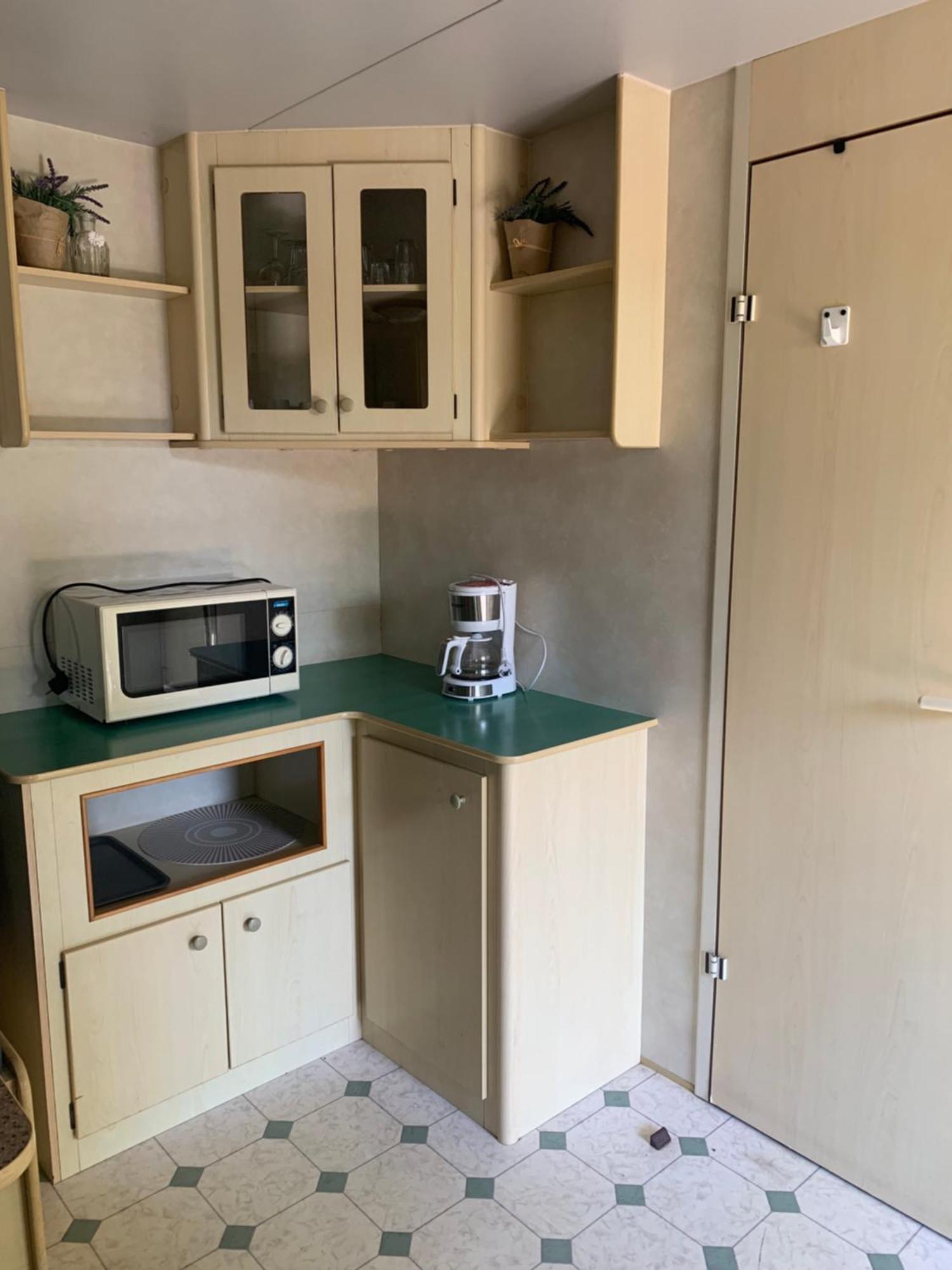 Comfortabele Familie Chalets Met Veranda Incl Airco Dichtbij Zee! Viareggio Bagian luar foto