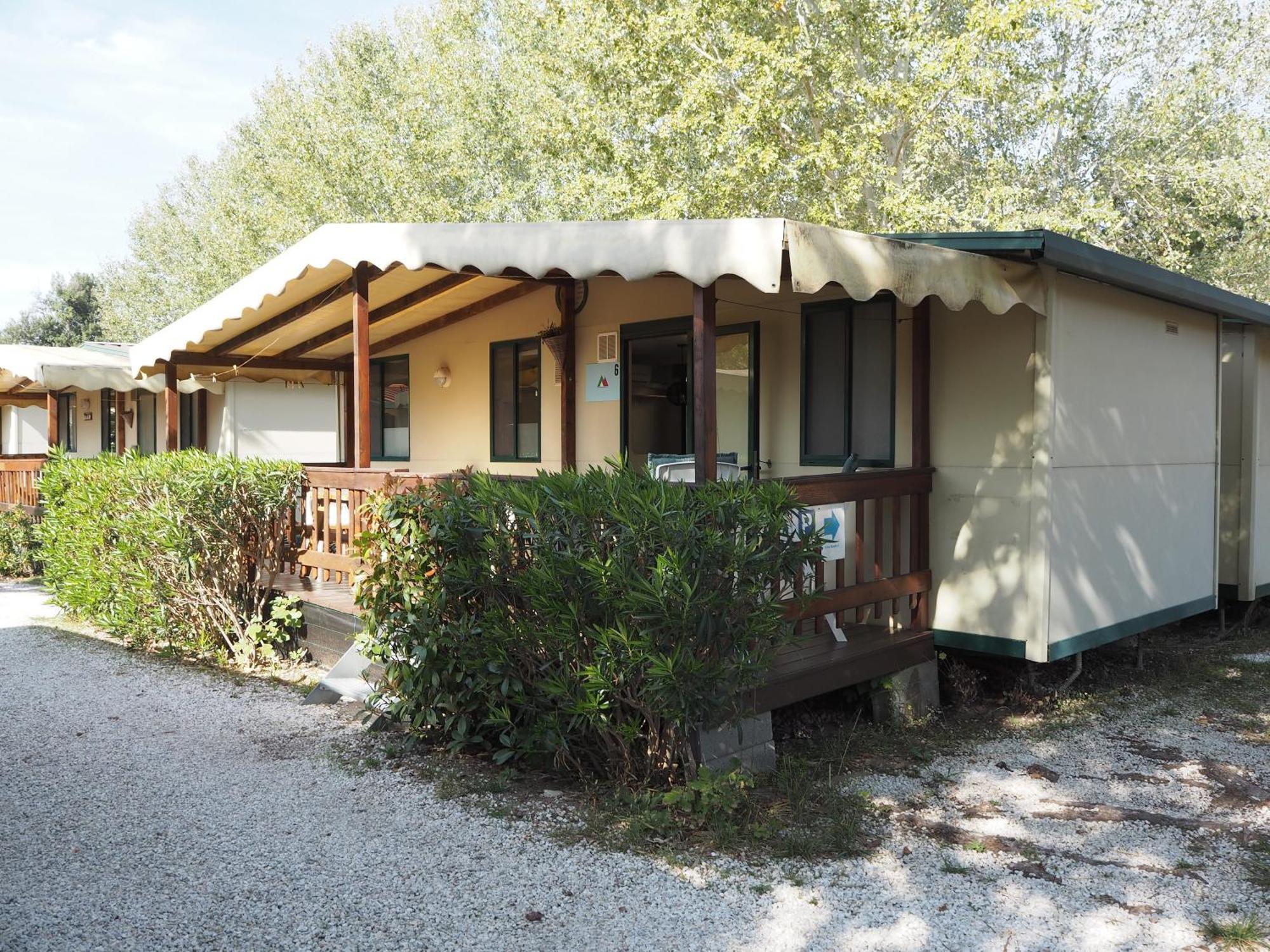 Comfortabele Familie Chalets Met Veranda Incl Airco Dichtbij Zee! Viareggio Bagian luar foto