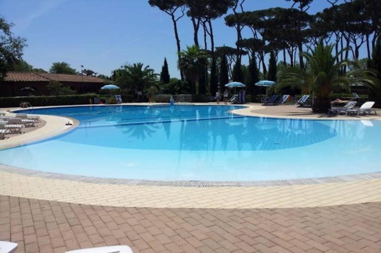 Comfortabele Familie Chalets Met Veranda Incl Airco Dichtbij Zee! Viareggio Bagian luar foto